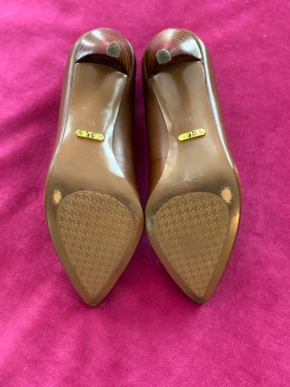 Lauren by Ralph Lauren Women's Brown Leather Heel Pumps, Size 5.5 B - Picture 4 of 9